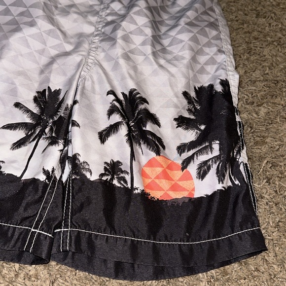 🦄3 FOR $15! Old navy swim trunks - Picture 4 of 6